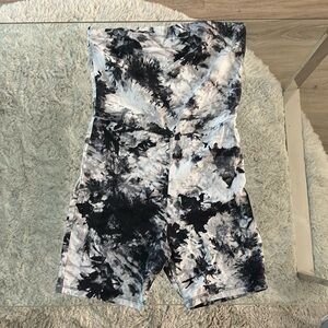 Tie-Die One Piece Tanktop-Shorts
